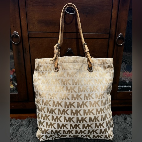Michael Kors Beige Tall Canvas Signature Tote - Picture 4 of 12